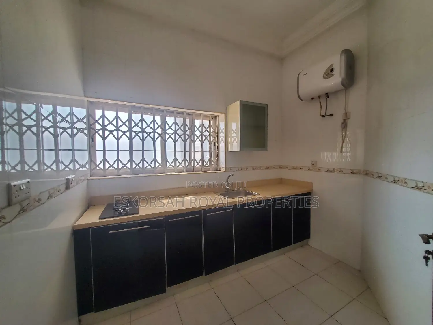 4bdrm House in East Legon, A&C Mall Area for rent