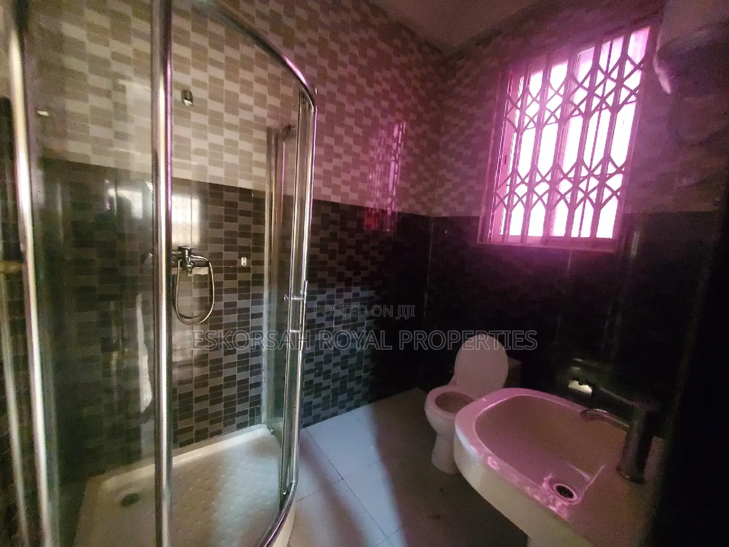 4bdrm House in East Legon, A&C Mall Area for rent