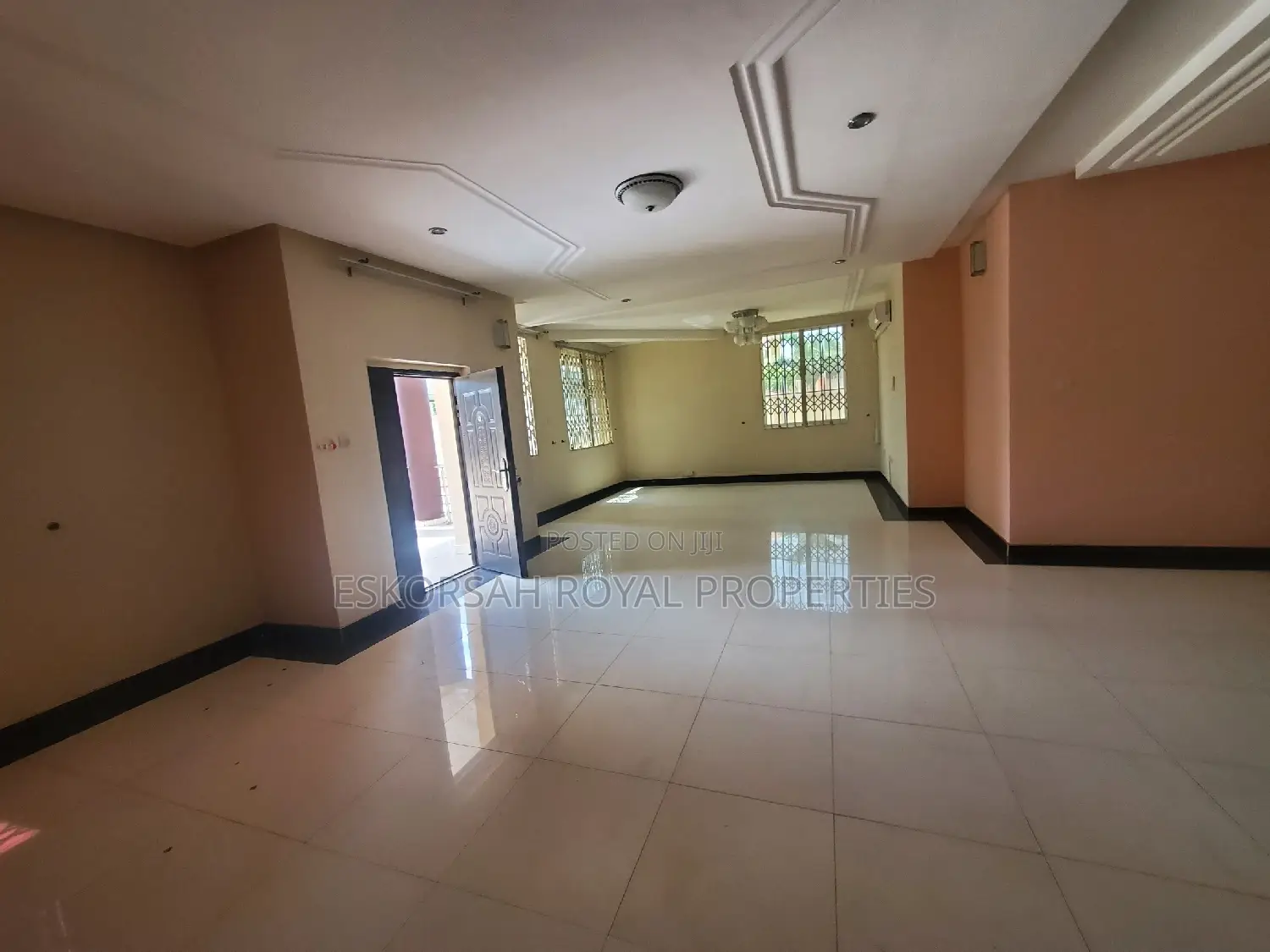4bdrm House in East Legon, A&C Mall Area for rent