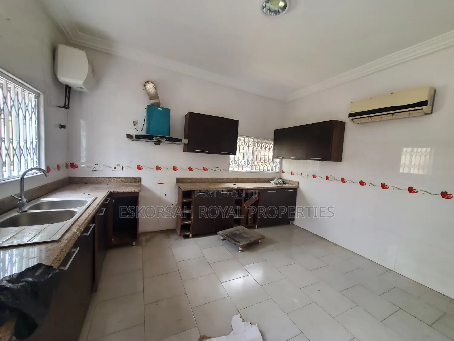 5bdrm House in East Legon for rent