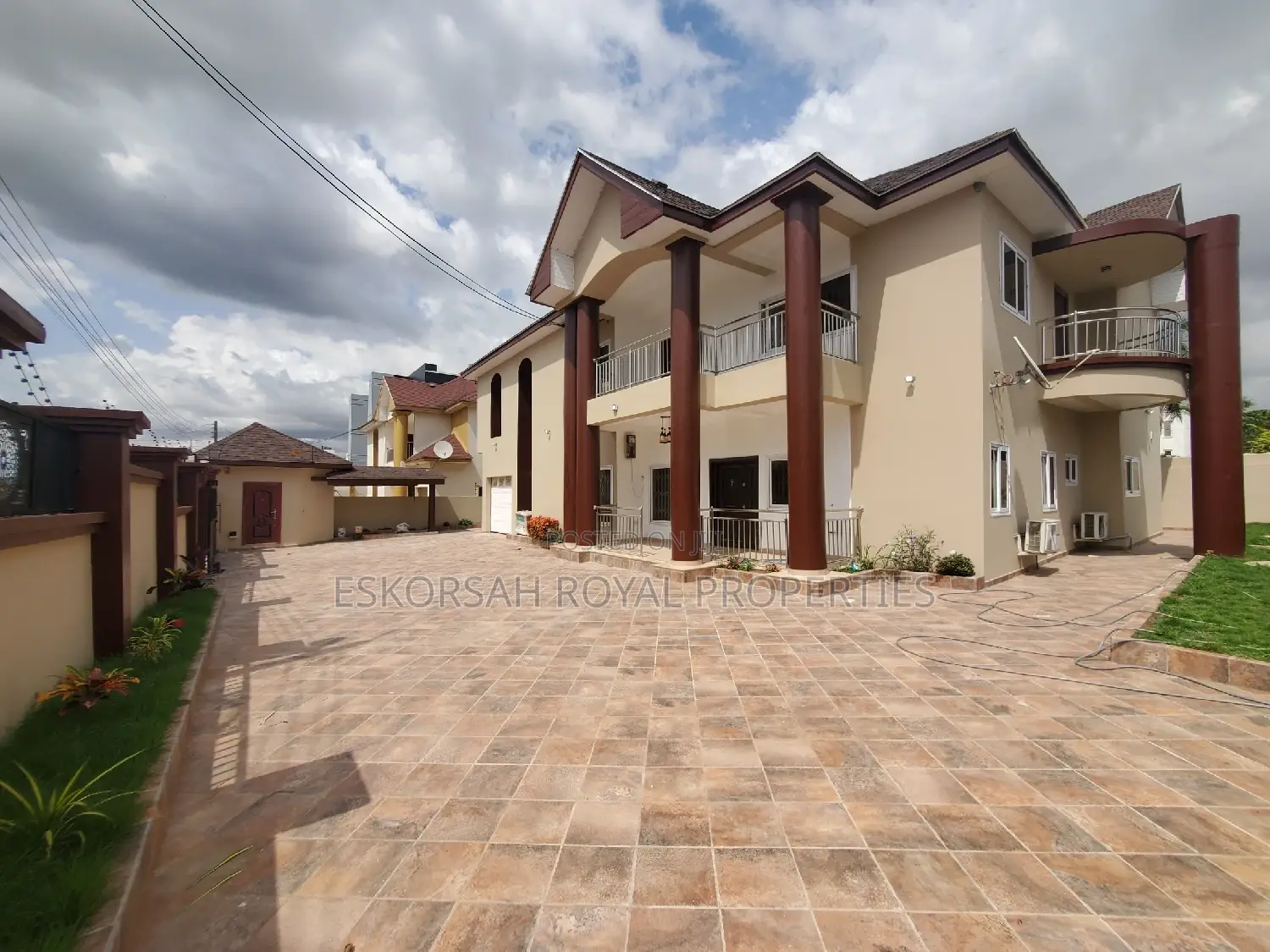 5bdrm House in East Legon for rent