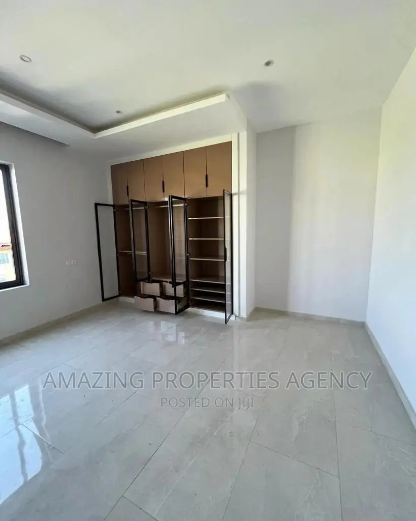 4bdrm House in East Legon for sale