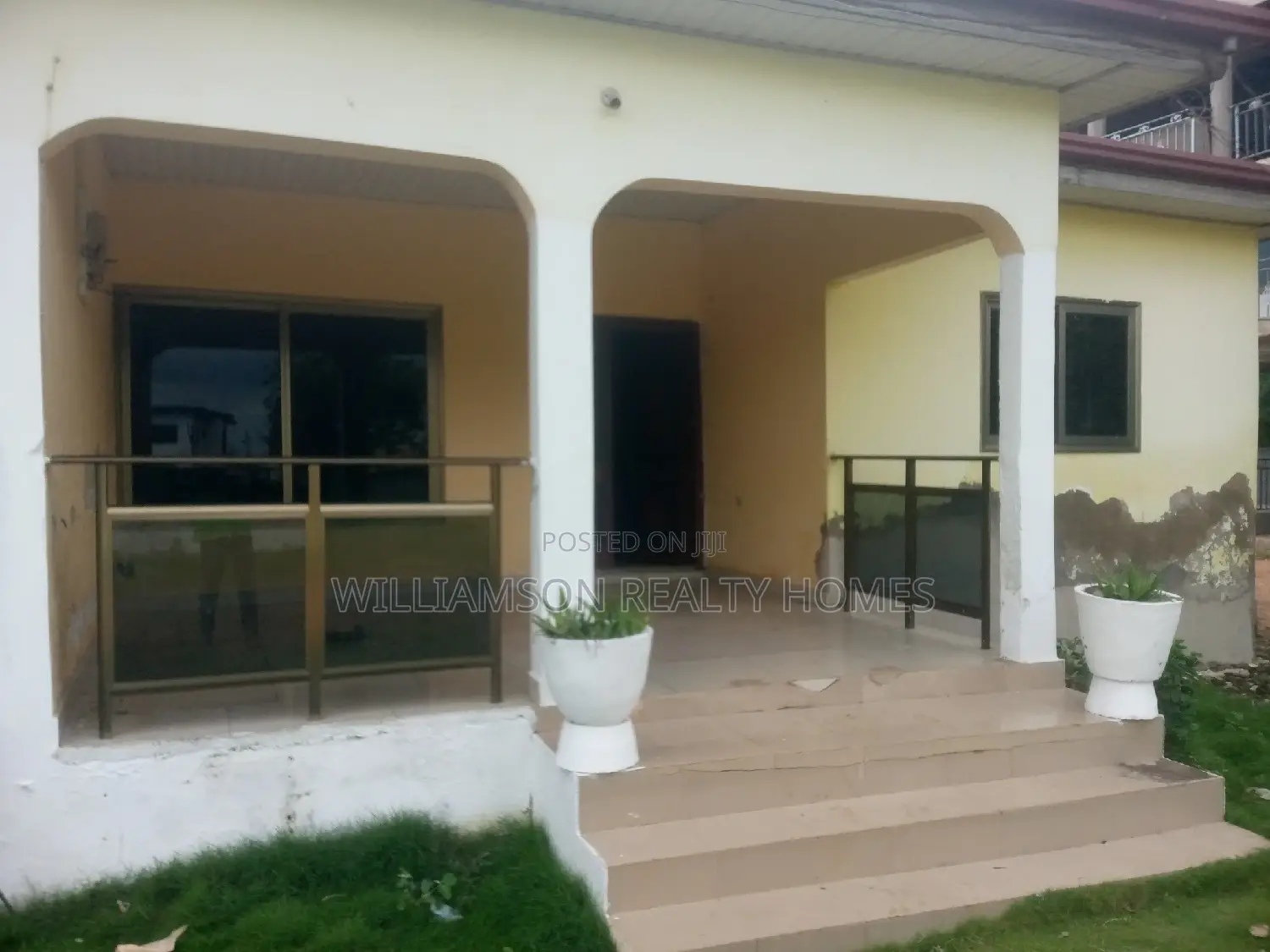 3bdrm Apartment in Hfc Estate Area, Spintex for rent