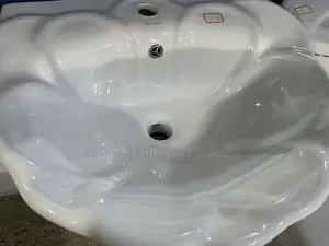 Short Pedestal Basin Watercloset