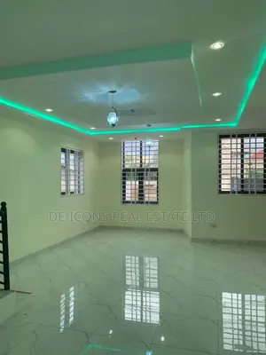 4bdrm Duplex in De-Icons Real Estate, Ghana Link Area for sale