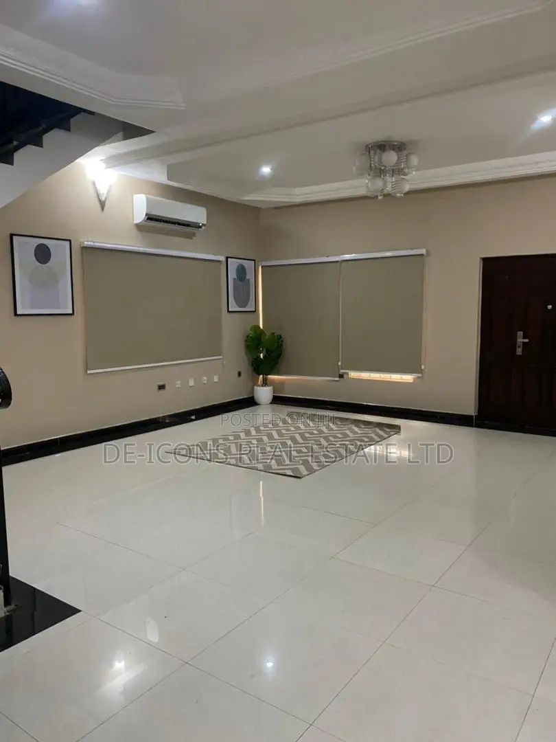 4bdrm Duplex in De-Icons Real Estate, Ghana Link Area for sale