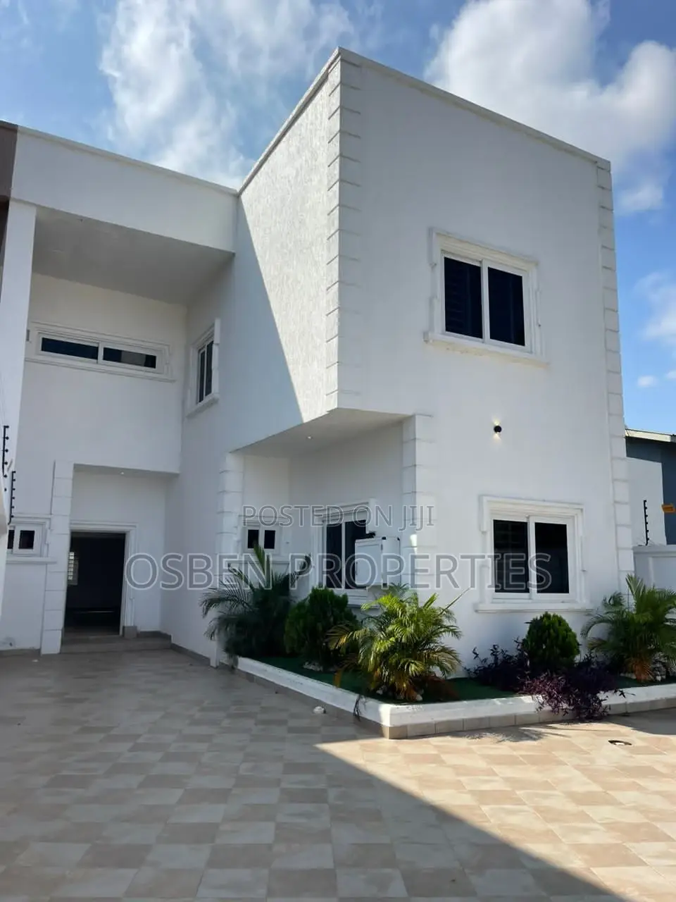 3bdrm Duplex in Pleasant Properties, East Legon for rent