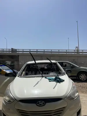Hyundai Tucson Windscreen Windshield Glass