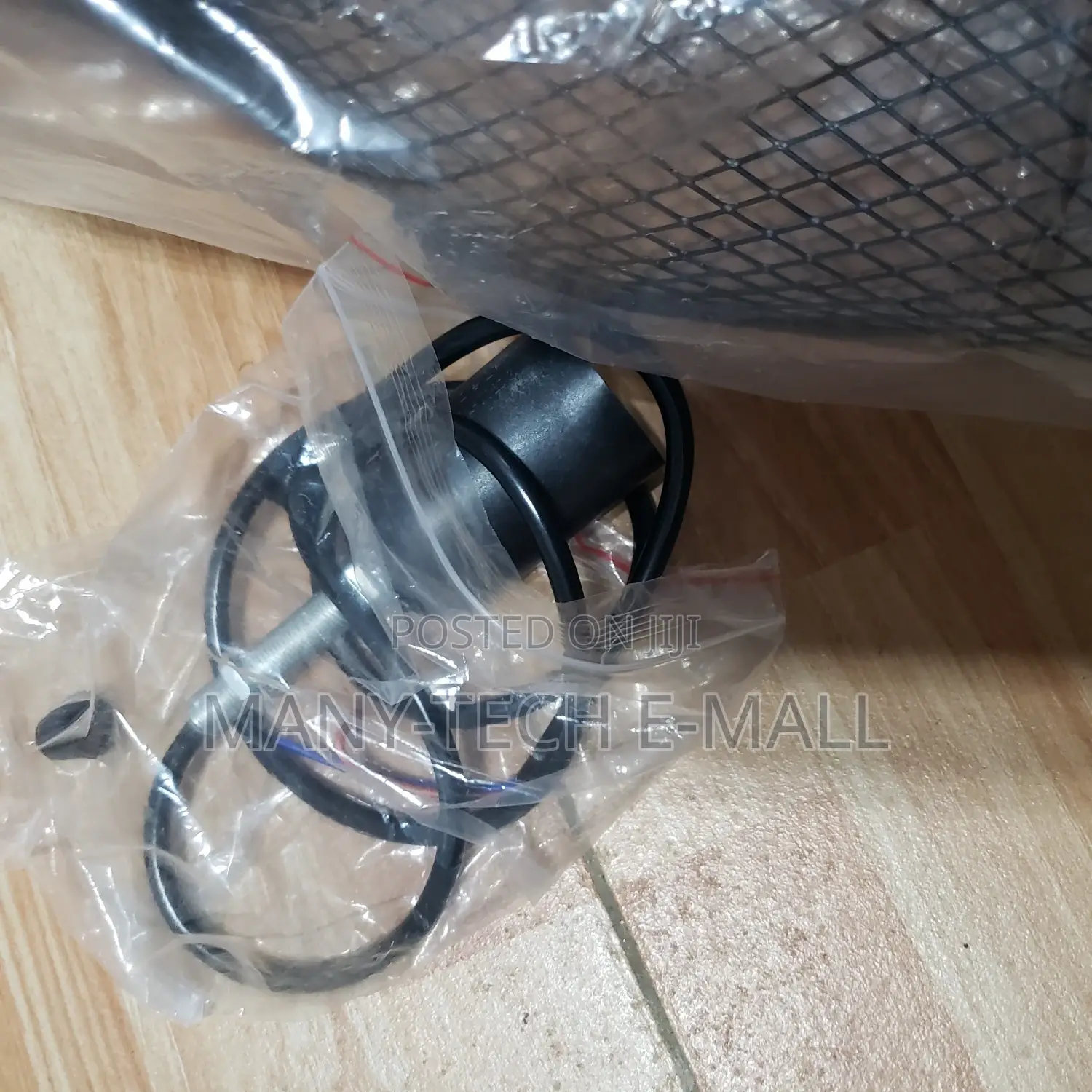 Single Crafty Bottle Net Pendant Light