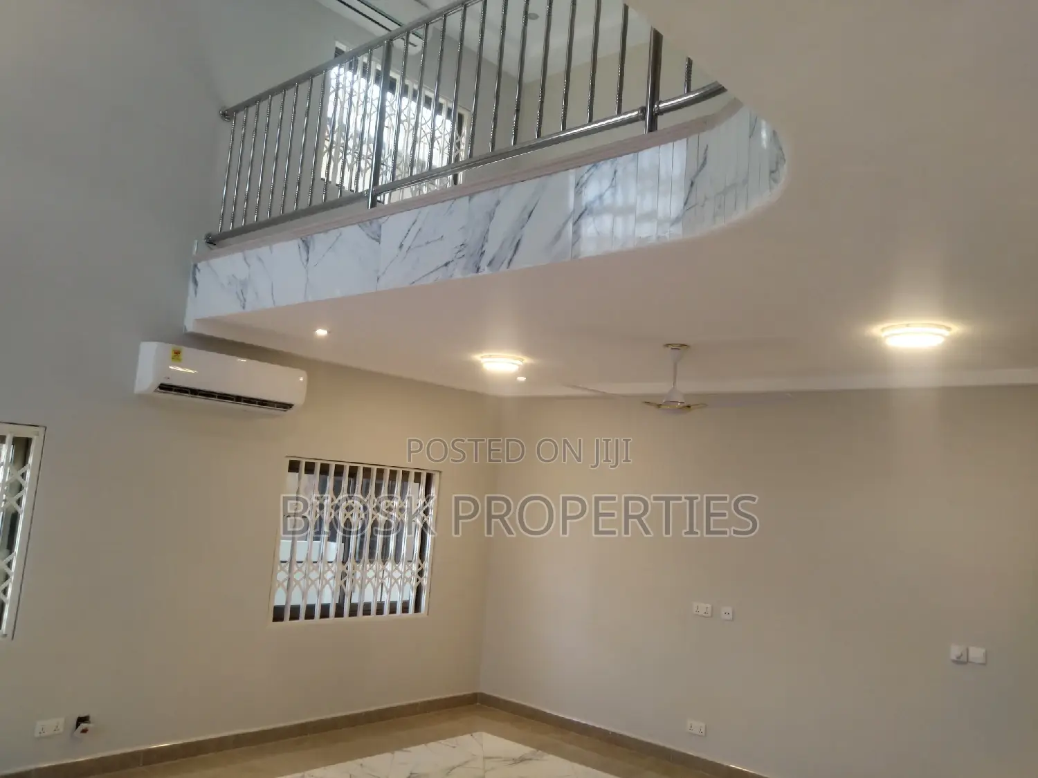 5bdrm Mansion in Billa-Fix Properties, Adenta for sale