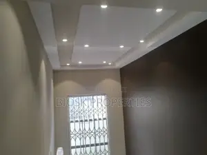 5bdrm Mansion in Billa-Fix Properties, Adenta for sale