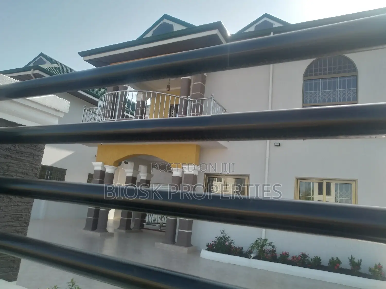 5bdrm Mansion in Billa-Fix Properties, Adenta for sale