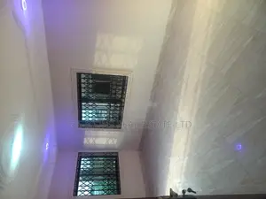 3bdrm Duplex in De-Icons Real Estate, Awutu Senya East Municipal