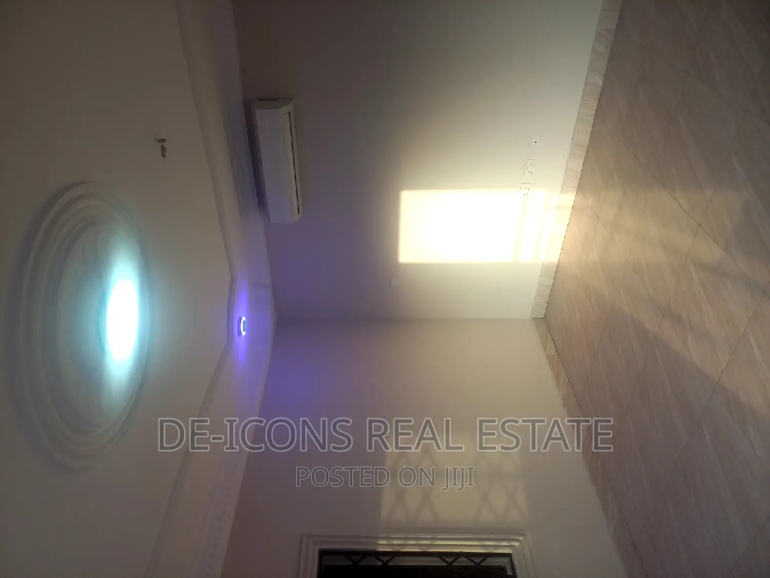 3bdrm Duplex in De-Icons Real Estate, Awutu Senya East Municipal