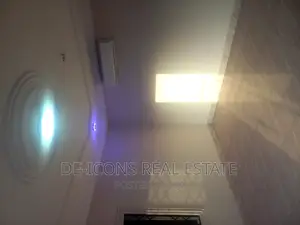3bdrm Duplex in De-Icons Real Estate, Awutu Senya East Municipal