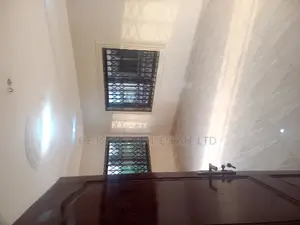 3bdrm Duplex in De-Icons Real Estate, Awutu Senya East Municipal
