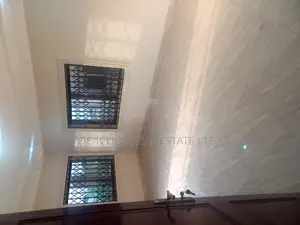 3bdrm Duplex in De-Icons Real Estate, Awutu Senya East Municipal
