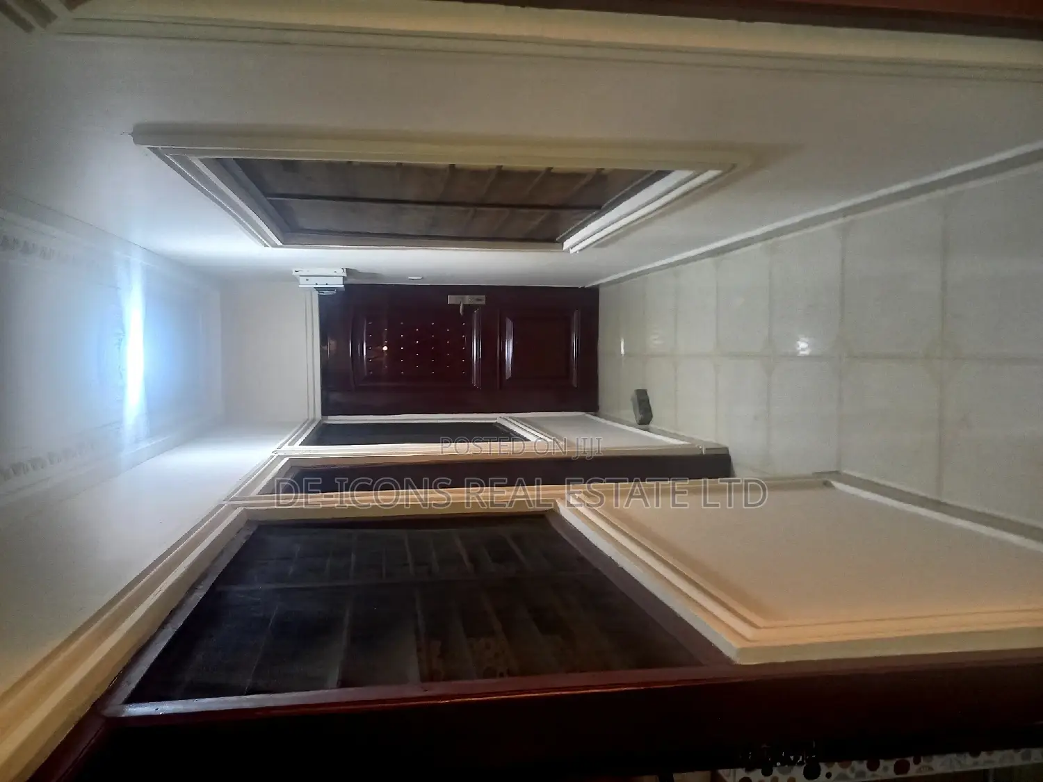 3bdrm Duplex in De-Icons Real Estate, Awutu Senya East Municipal
