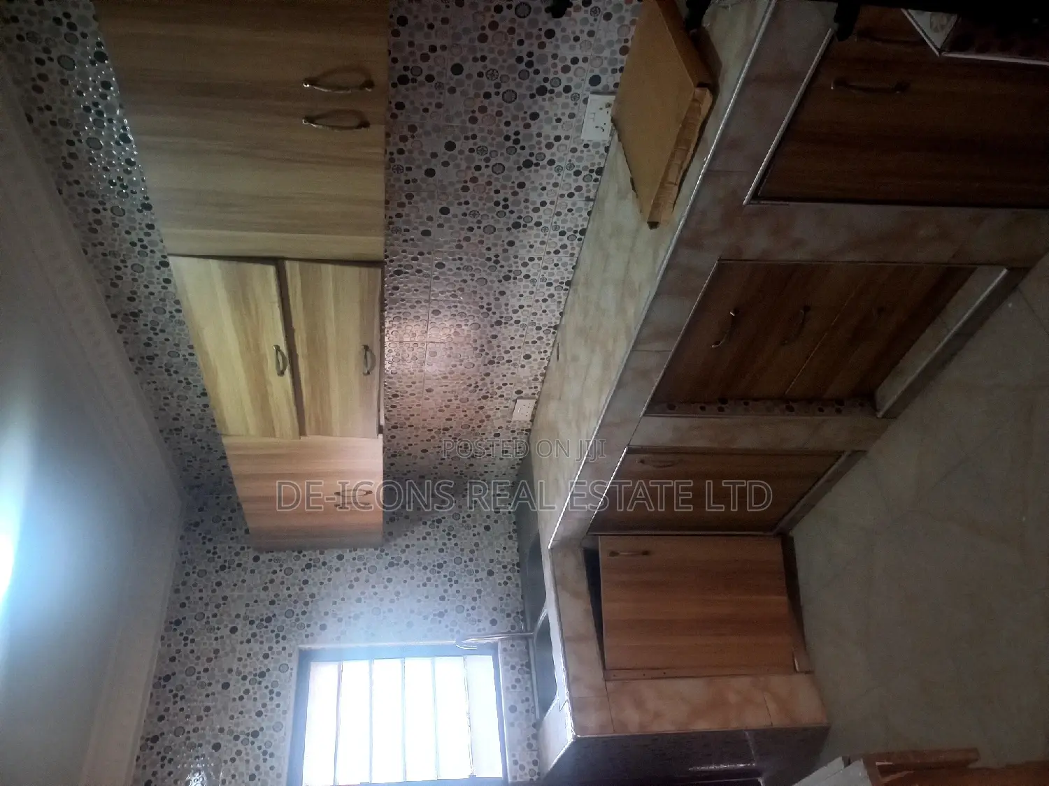 3bdrm Duplex in De-Icons Real Estate, Awutu Senya East Municipal