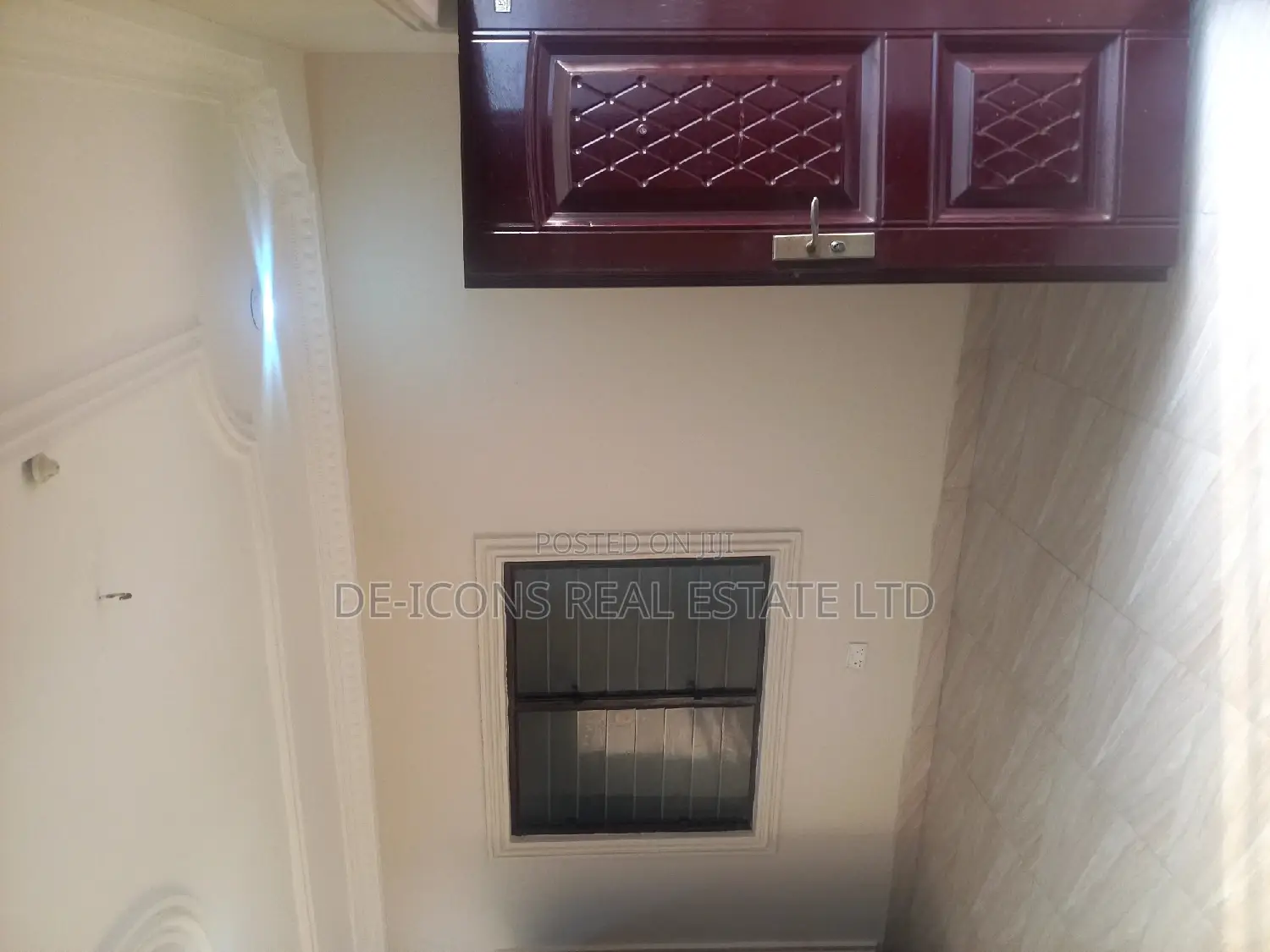 3bdrm Duplex in De-Icons Real Estate, Awutu Senya East Municipal