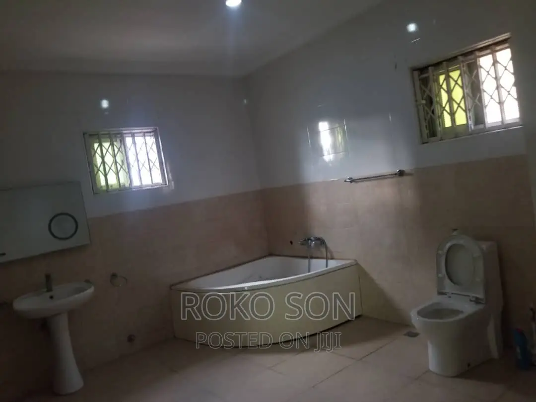 5bdrm Duplex in Dr Roko, West Legon for rent