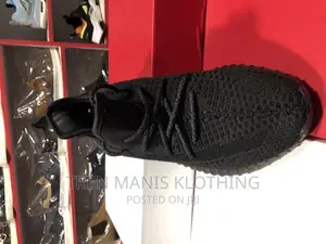 Yeezy Bost 350 Black