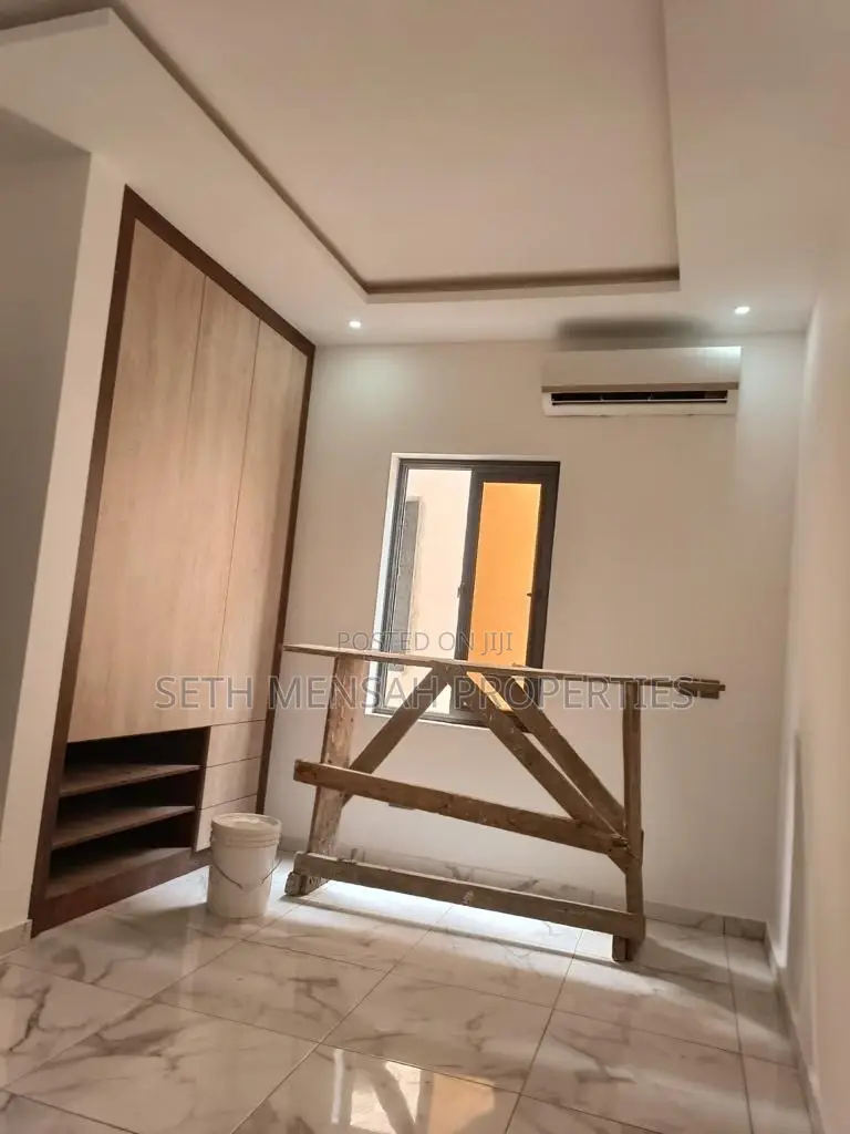 4bdrm House in Skm, Ashaley Botwe for sale