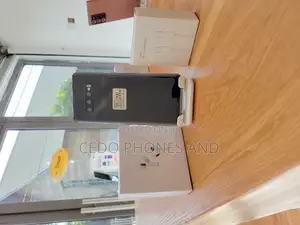 Photo - Samsung Galaxy S10 Plus 128 GB Black