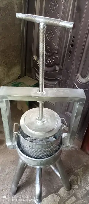 Squeezing Machine