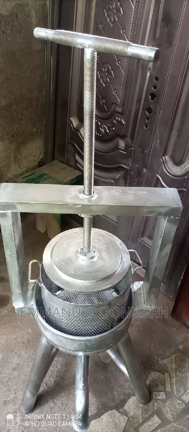 Squeezing Machine