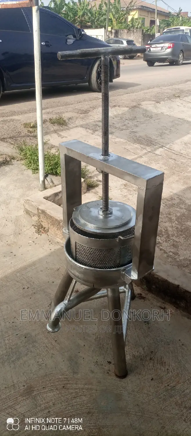 Squeezing Machine