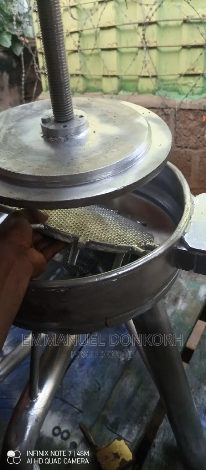 Squeezing Machine