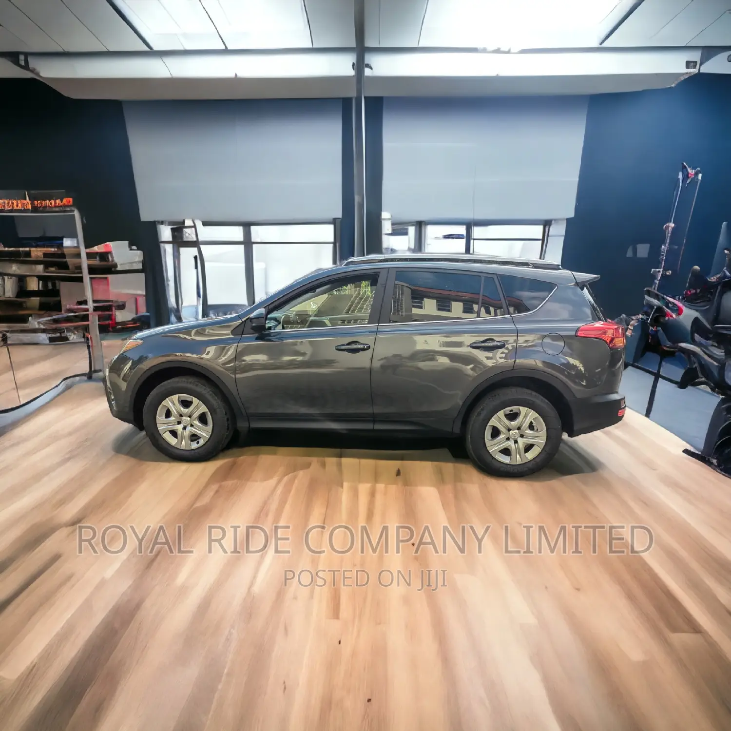 Rent a Car - Toyota Rav 4 Le Grey