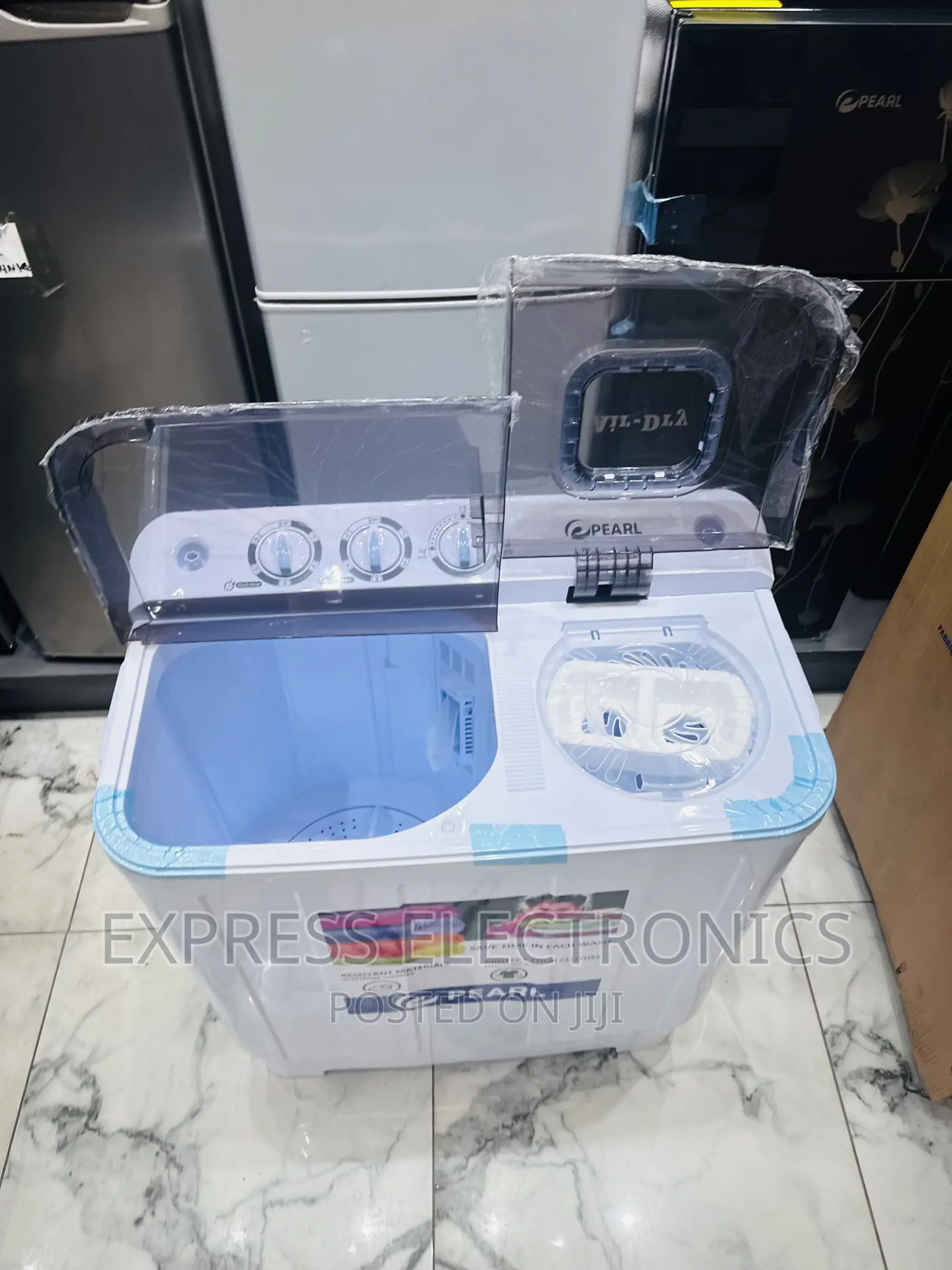 Powerful Washing Machine Pearl White 12kg Topload Twintub