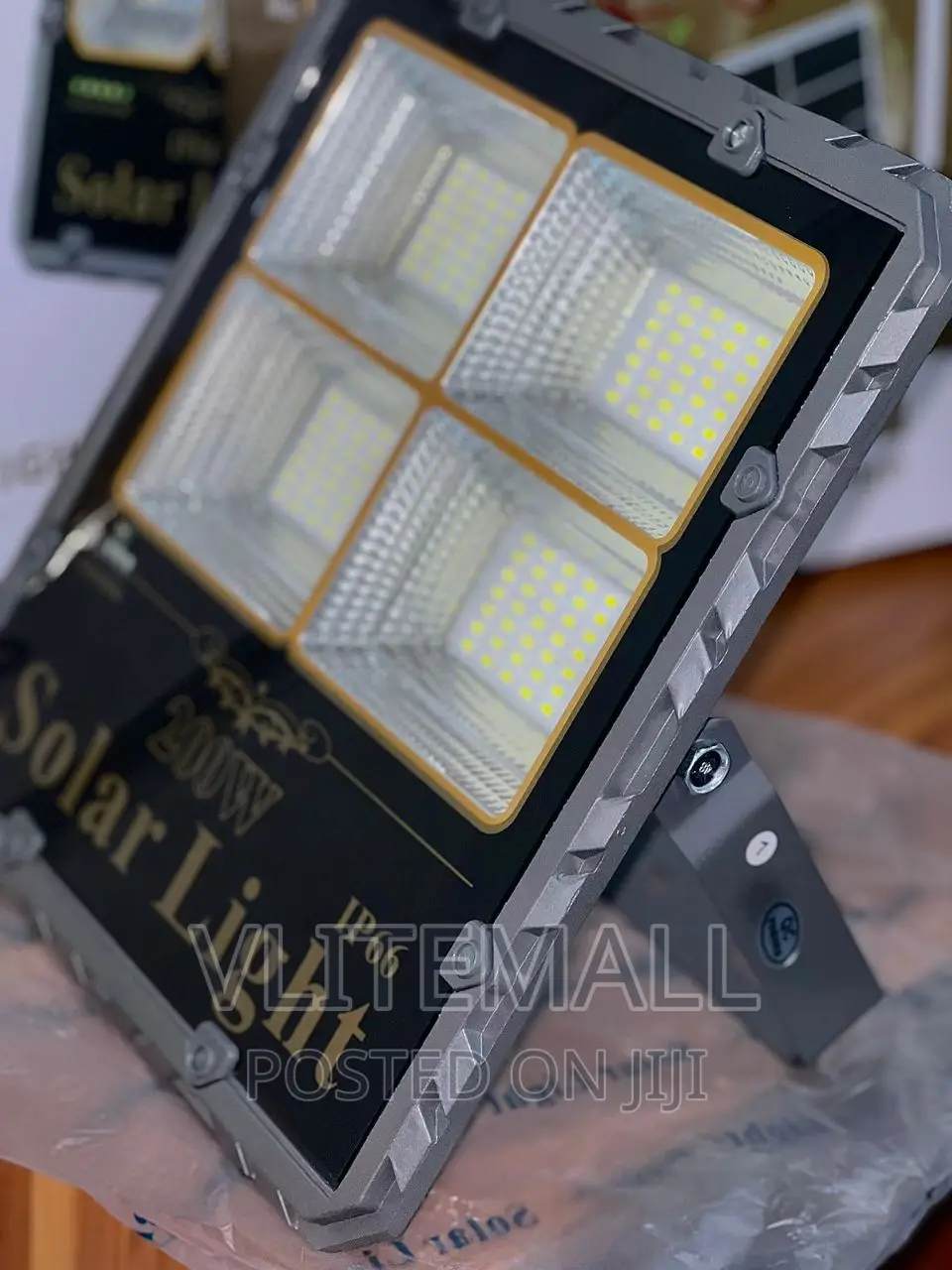 200W LED Solar Flood Lamp