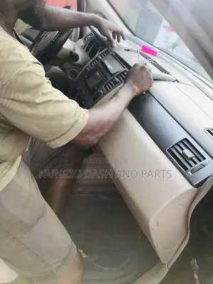 Nissan Versa / Tiida Dash Board Top Cover Vent