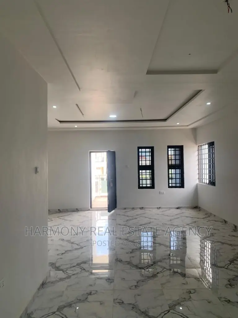 4bdrm House in Airport Residential Area for rent