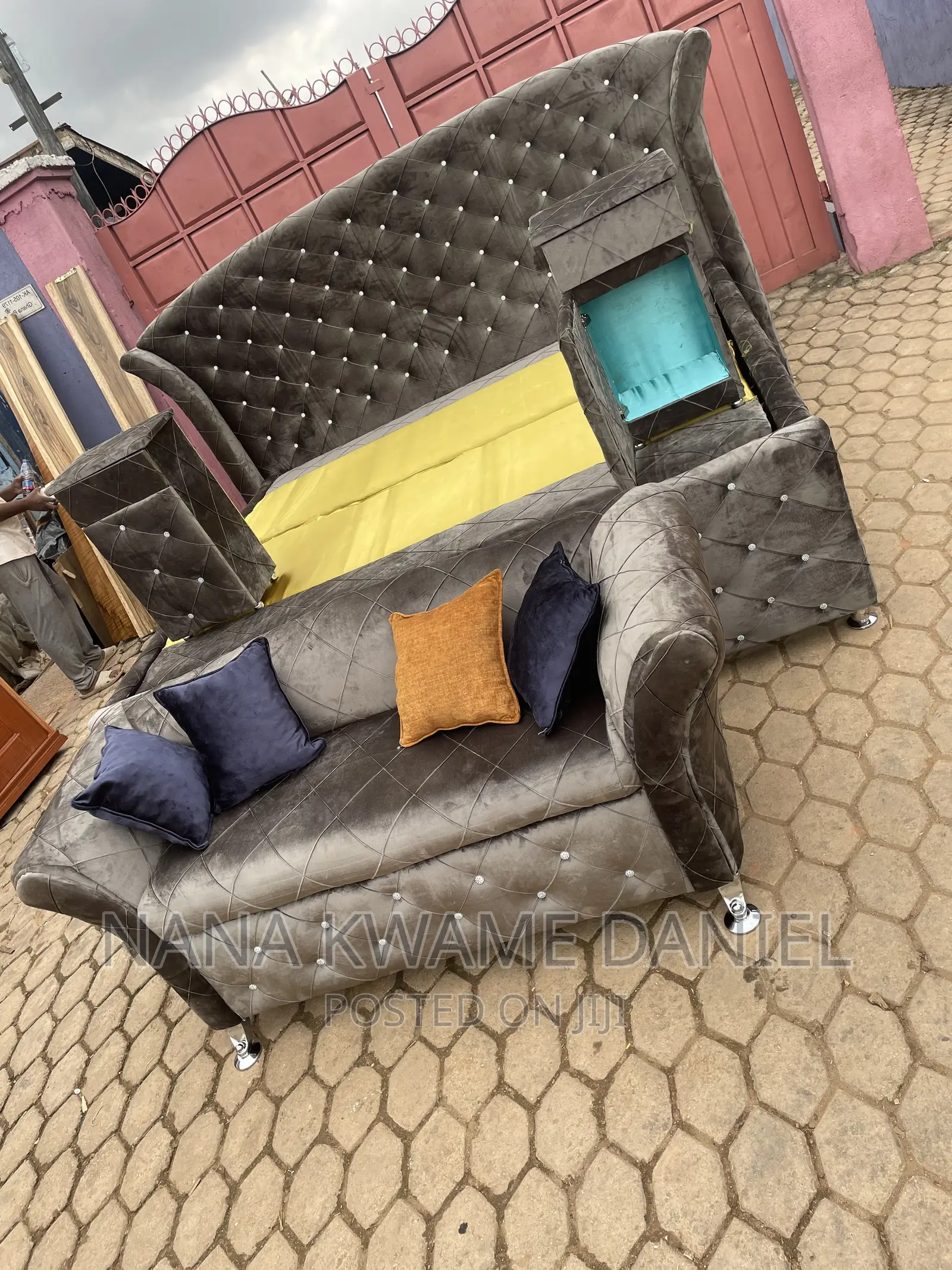 King Size Bed( Good Finishing and Quality Work)