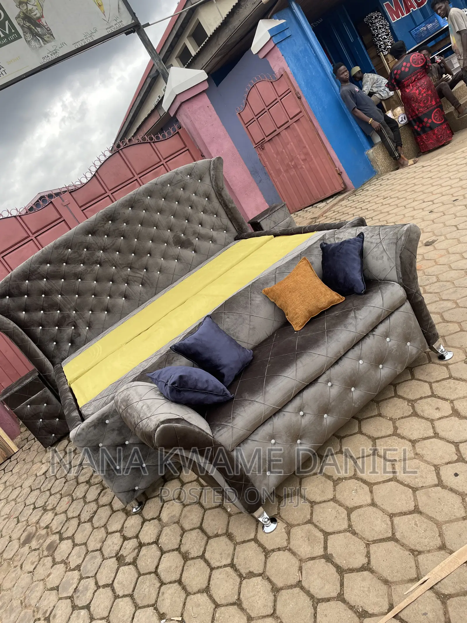 King Size Bed( Good Finishing and Quality Work)