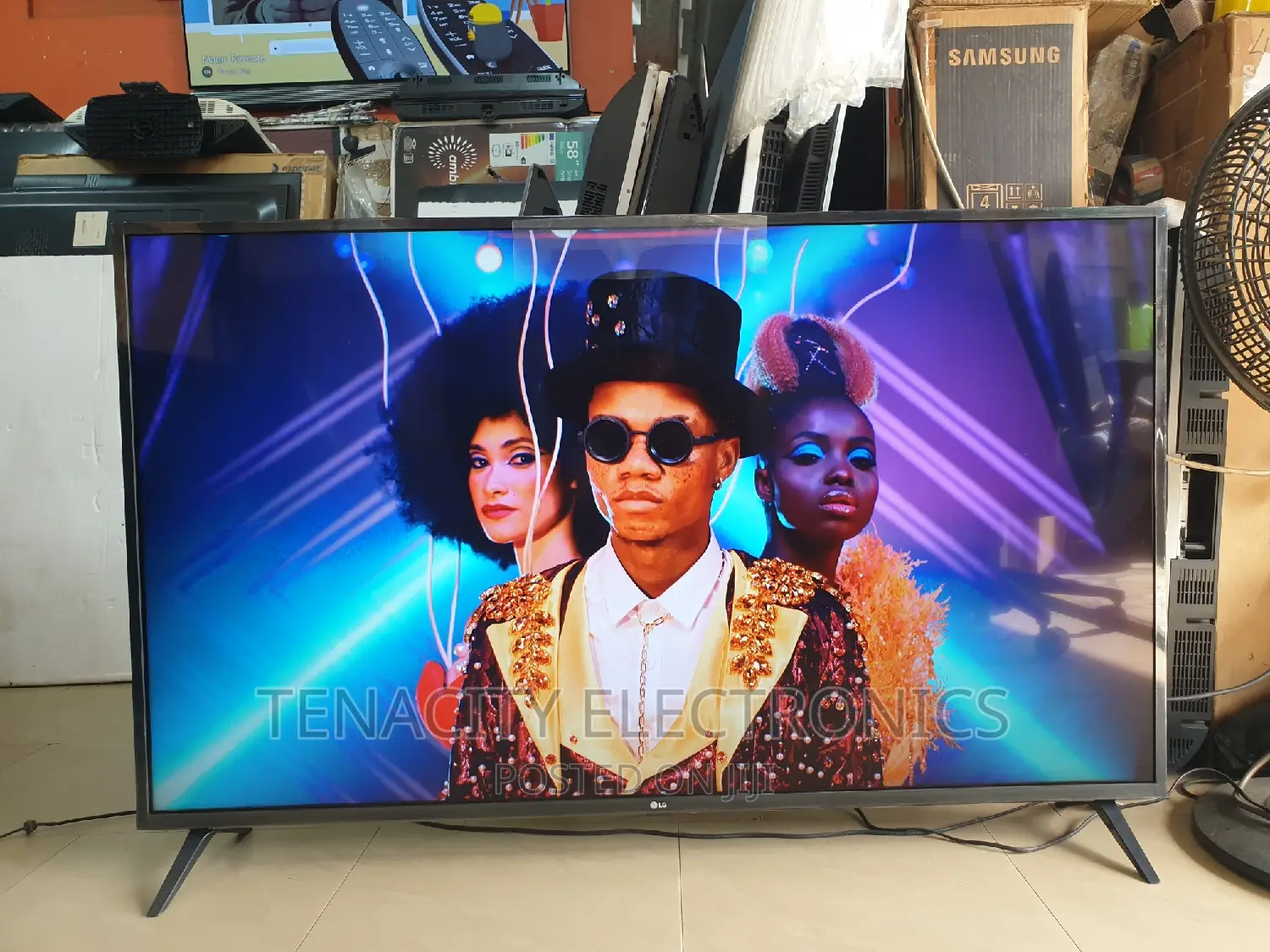 2022/Lg 55"Uhd HDR Smart Satellite TV