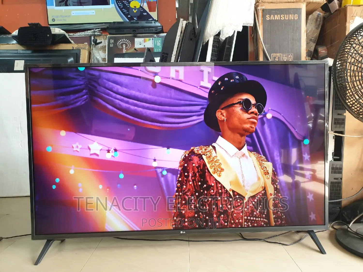 2022/Lg 55"Uhd HDR Smart Satellite TV