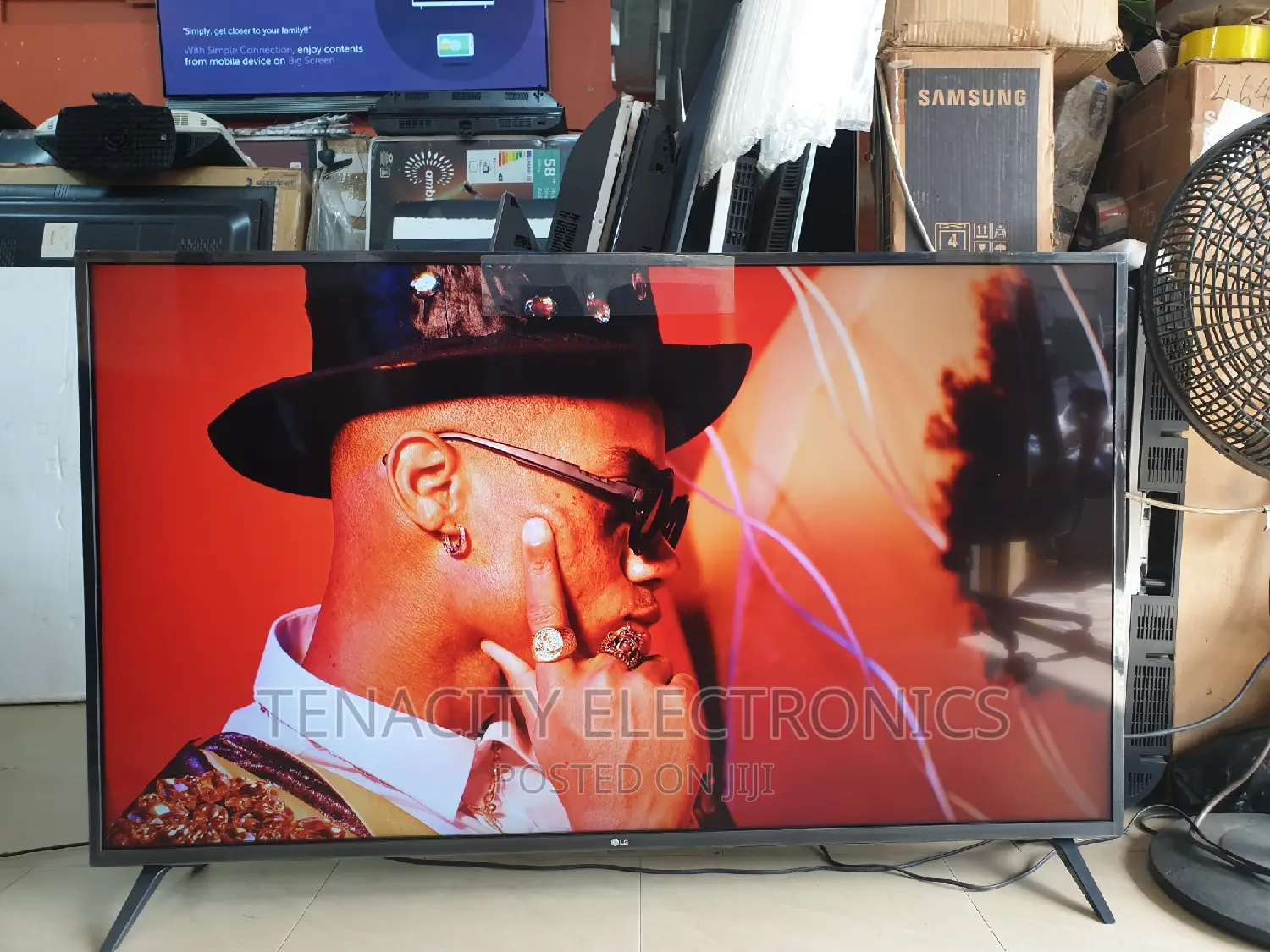 2022/Lg 55"Uhd HDR Smart Satellite TV