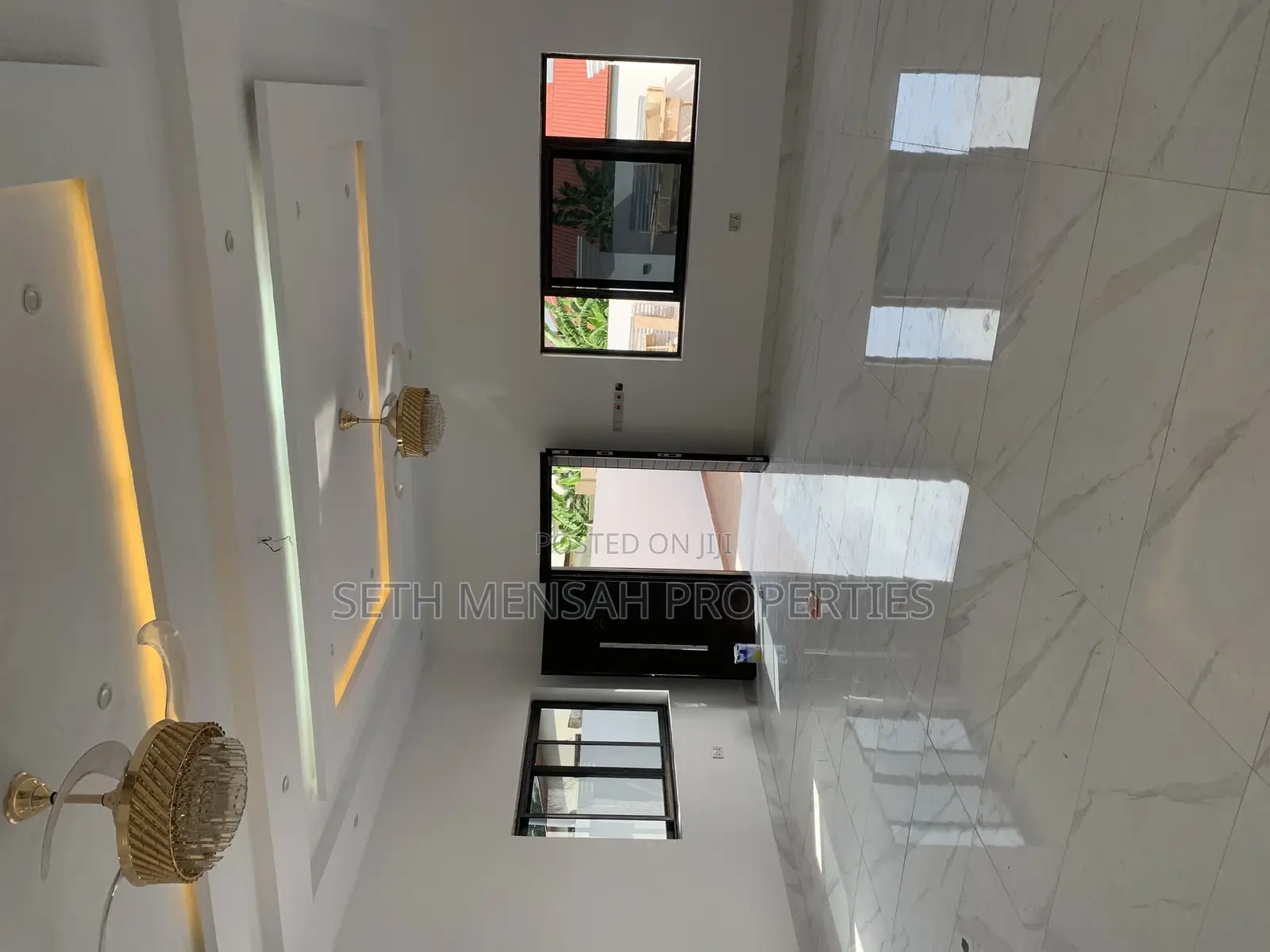 4bdrm Mansion in Skm Property, Ashomang Estate for sale