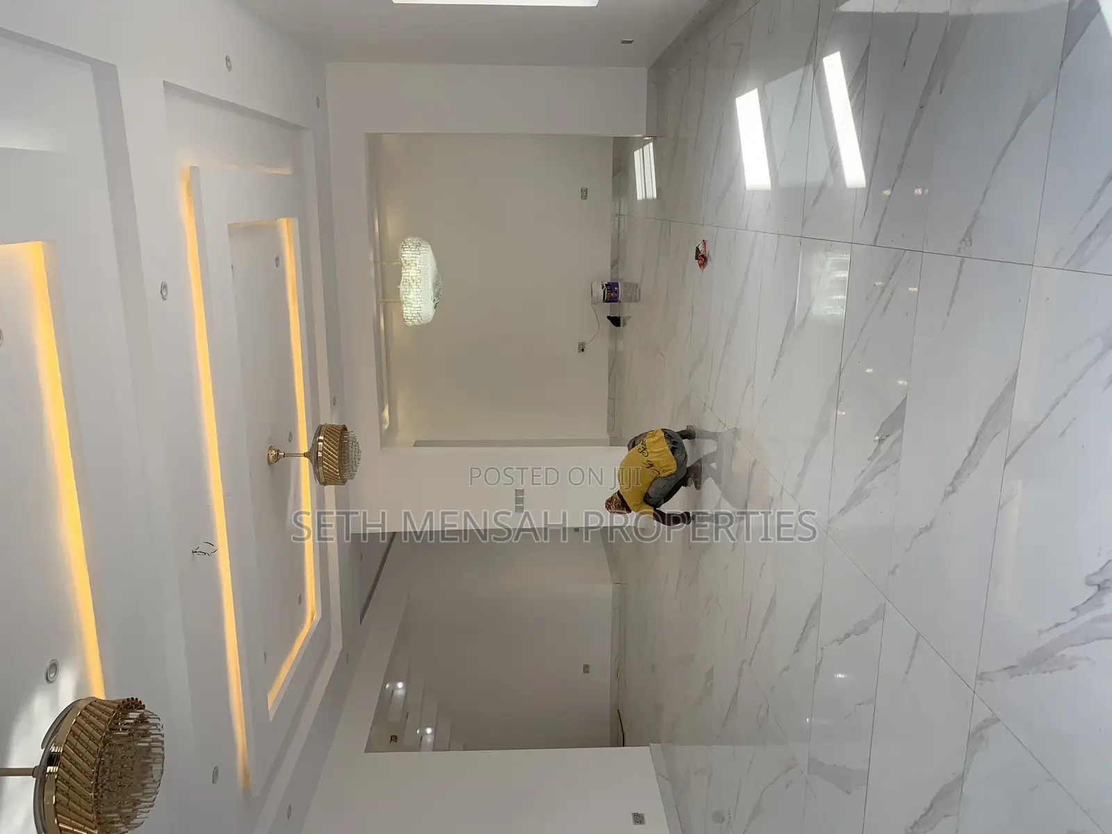 4bdrm Mansion in Skm Property, Ashomang Estate for sale