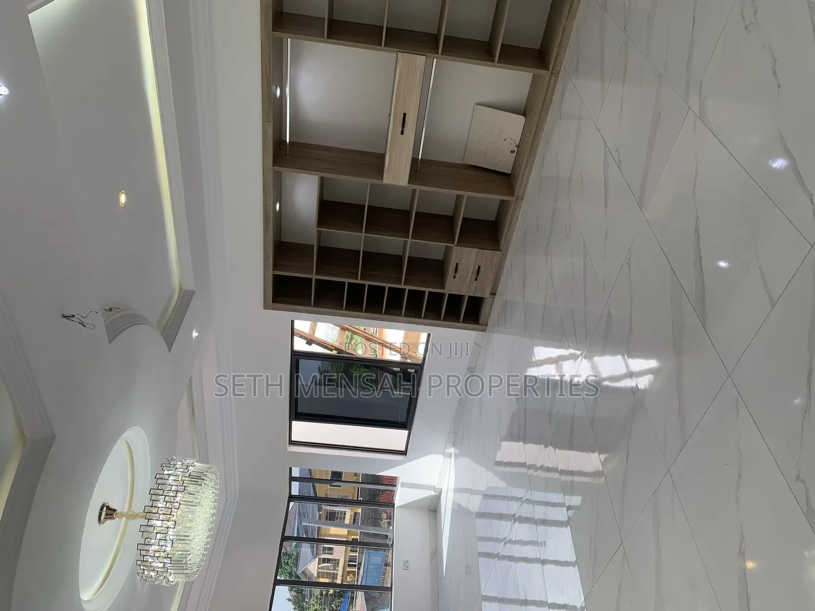 4bdrm Mansion in Skm Property, Ashomang Estate for sale