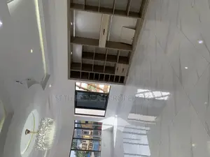 4bdrm Mansion in Skm Property, Ashomang Estate for sale