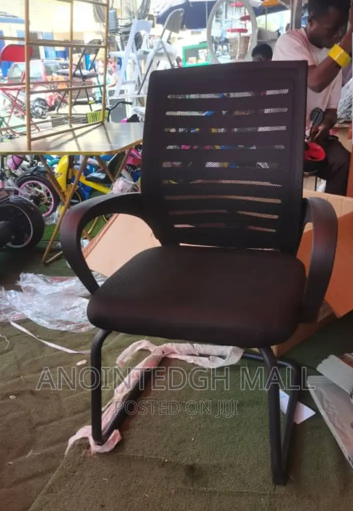 Egonomic Swivel Chair Block - Black
