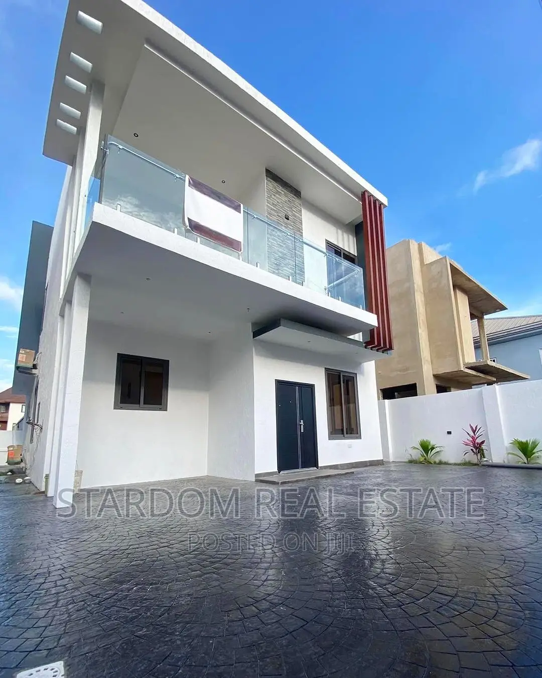 4bdrm Duplex in Adjiriganor for rent