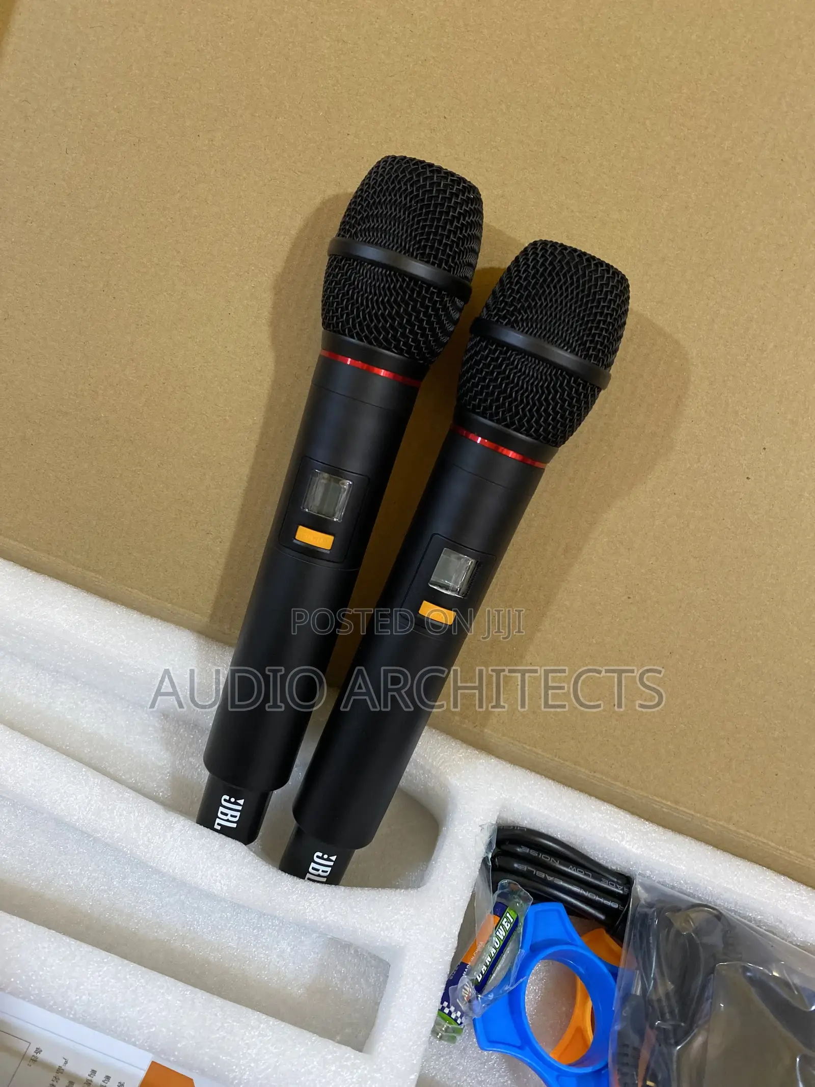 JBL Cordless Microphone (Vm500)