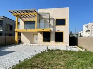 4bdrm House in Lake Side for sale